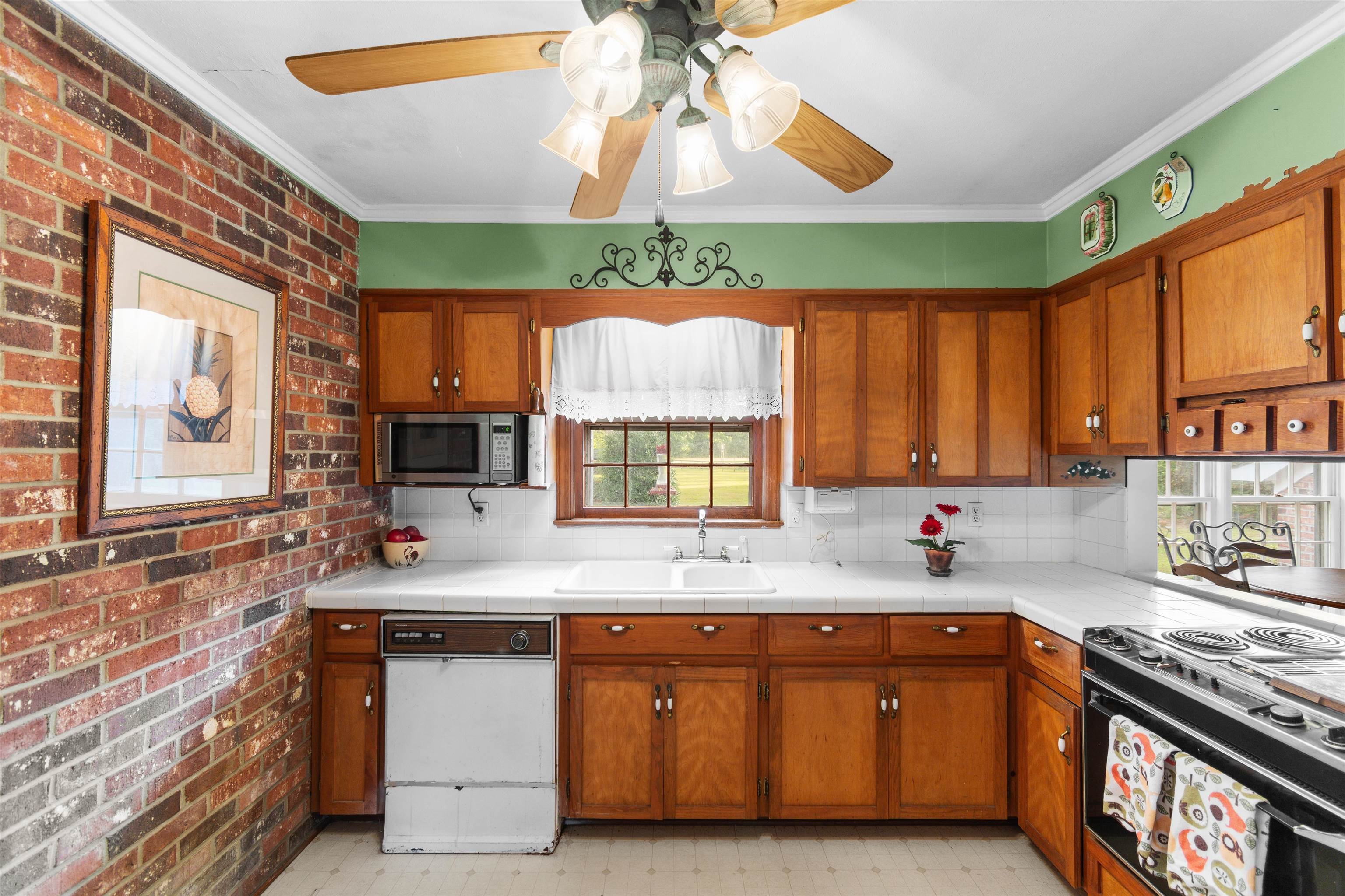 106 Jessamine Road Andrews, SC 29510 - Photo 7 of 42