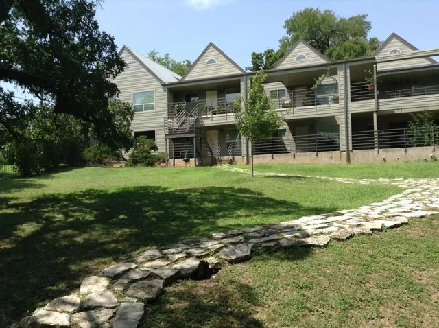 a view of yard with trees
