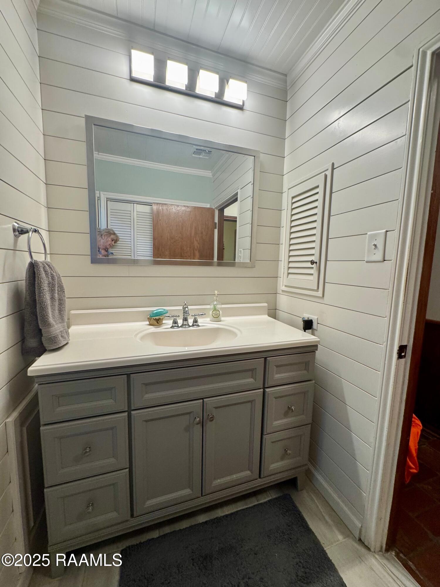 2015 Old Jeanerette Road New Iberia, LA 70563 - Photo 30 of 47 2nd Bath Downstairs