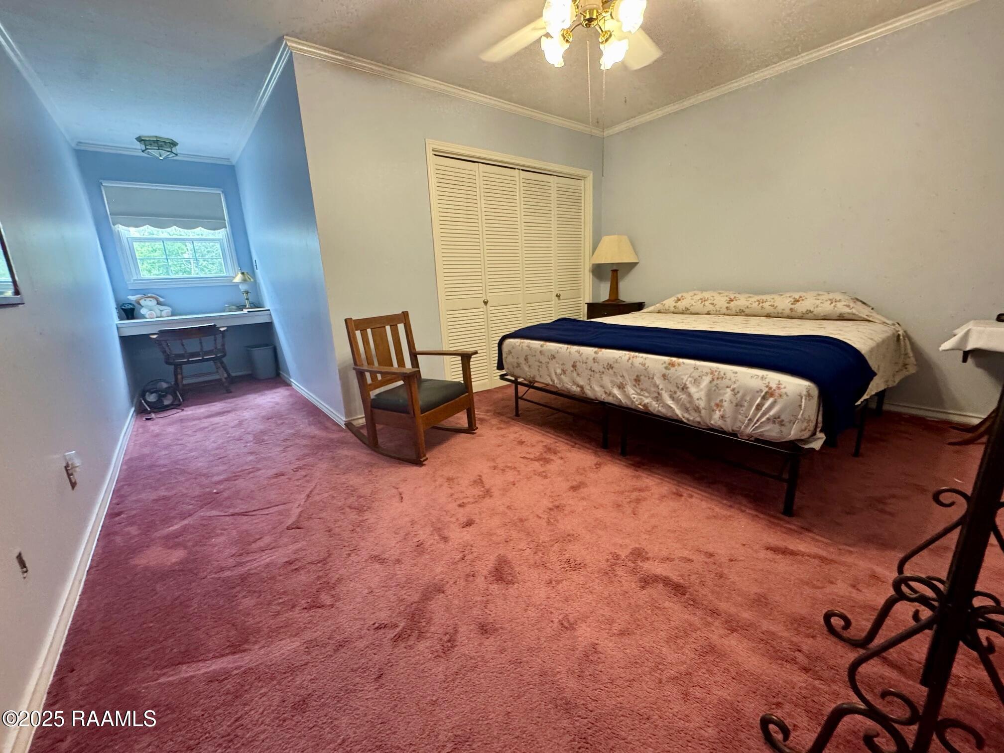 2015 Old Jeanerette Road New Iberia, LA 70563 - Photo 35 of 47 Deskspace in Bedroom 5