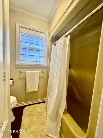 $260,000 | 2015 Old Jeanerette Road, New Iberia, LA 70563