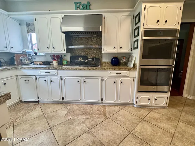 $260,000 | 2015 Old Jeanerette Road, New Iberia, LA 70563