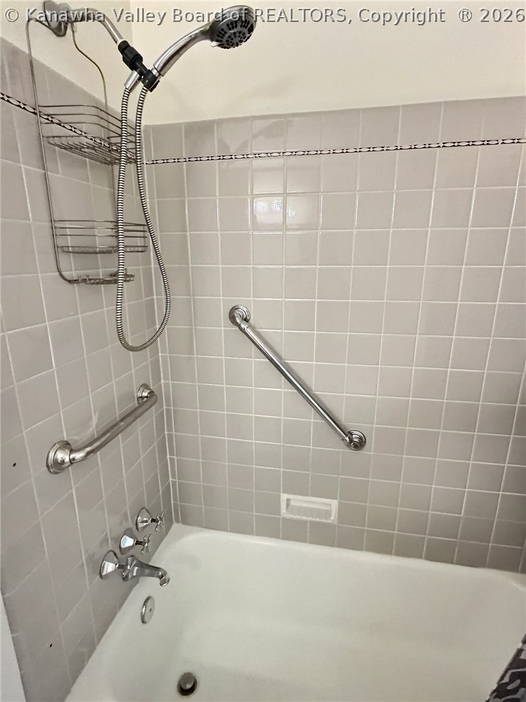 729 Chappell Road Charleston, WV 25304 - Photo 21 of 23 Bath fixtures main bathroom in hallway