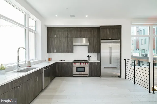 $1,850,000 | 142 South Front Street, Philadelphia, PA 19106