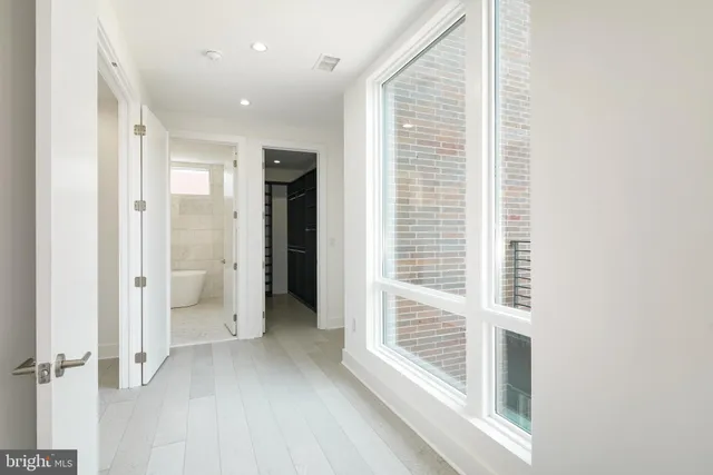 $1,850,000 | 142 South Front Street, Philadelphia, PA 19106