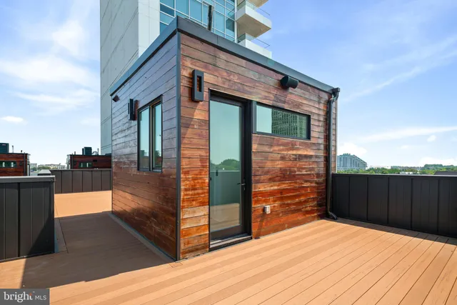 $1,850,000 | 142 South Front Street, Philadelphia, PA 19106