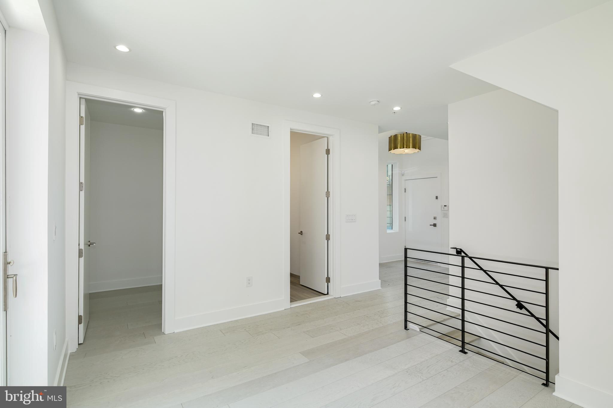 142 South Front Street Philadelphia, PA 19106 - Photo 19 of 36