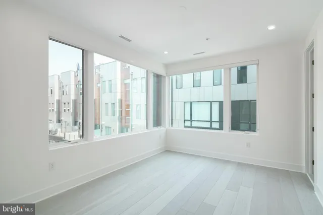 $1,850,000 | 142 South Front Street, Philadelphia, PA 19106