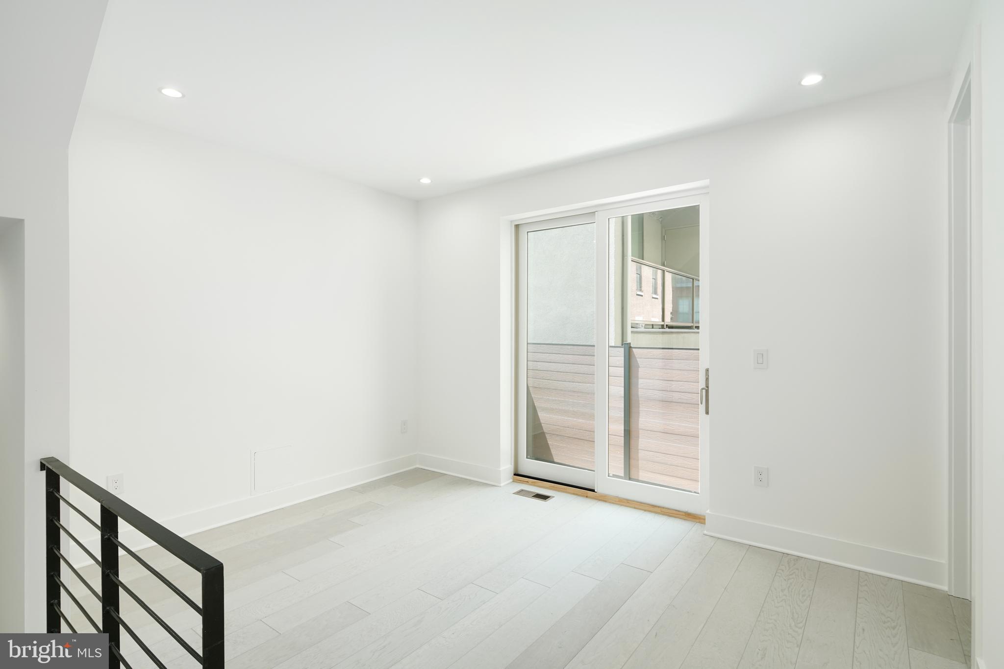 142 South Front Street Philadelphia, PA 19106 - Photo 24 of 36