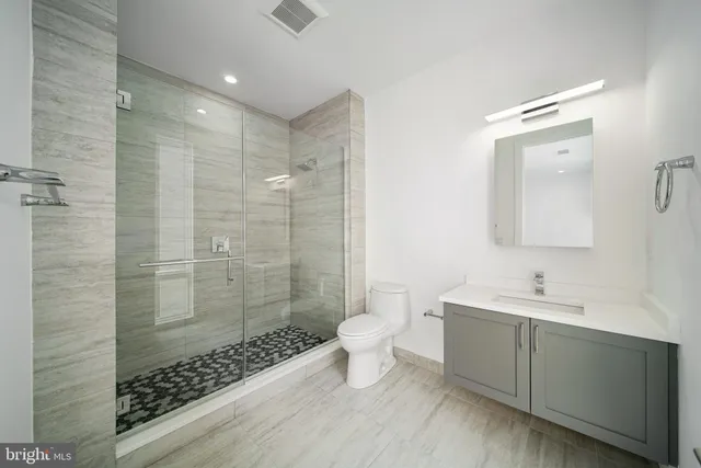 $1,850,000 | 142 South Front Street, Philadelphia, PA 19106