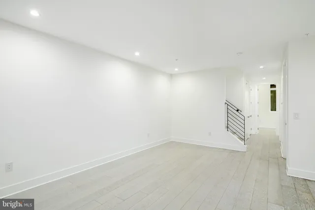 $1,850,000 | 142 South Front Street, Philadelphia, PA 19106