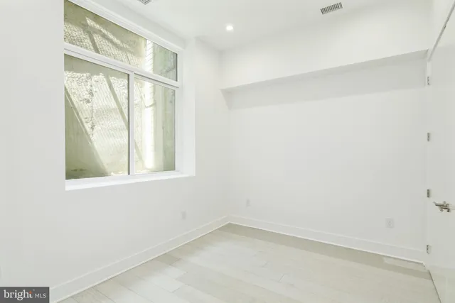 $1,850,000 | 142 South Front Street, Philadelphia, PA 19106