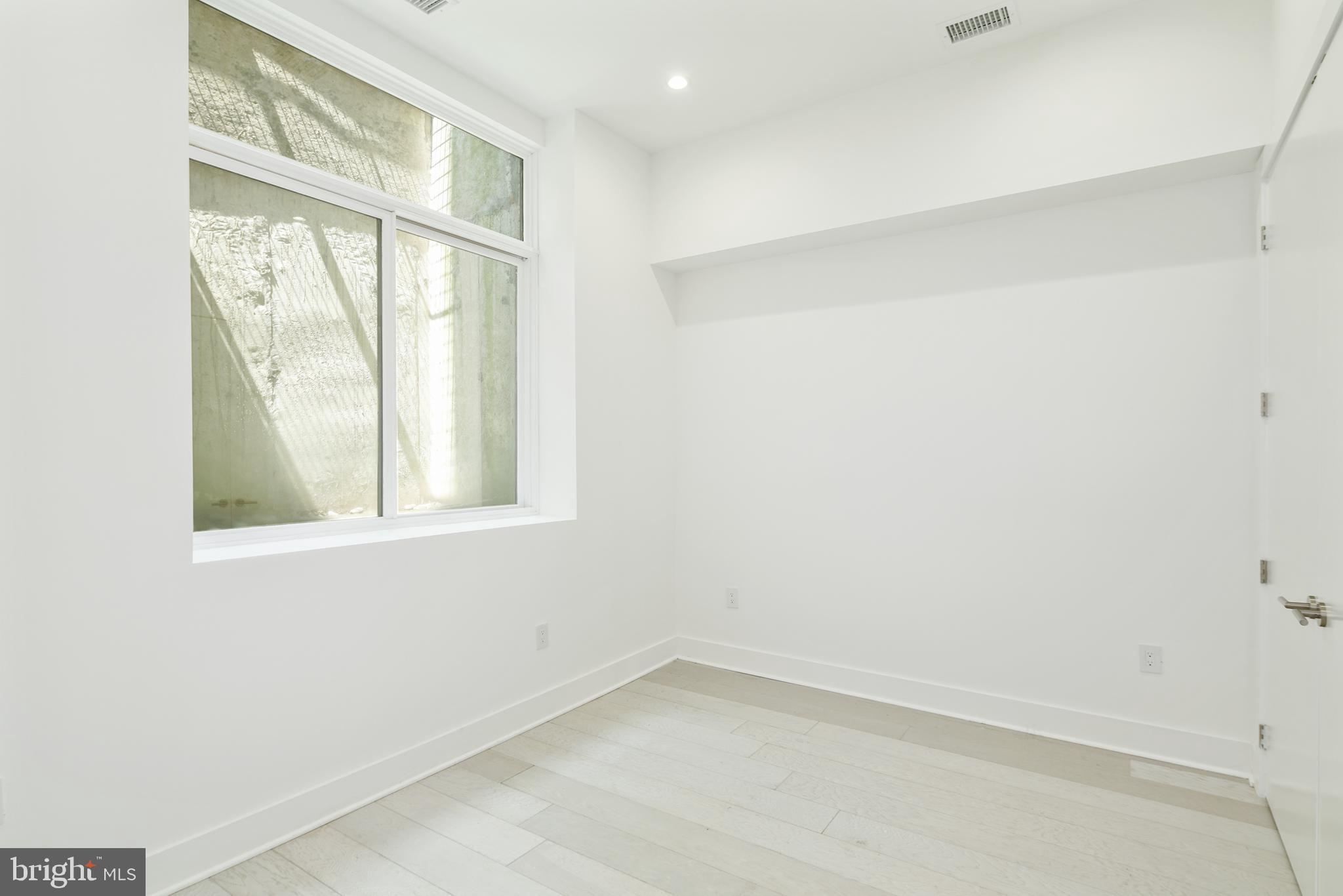 142 South Front Street Philadelphia, PA 19106 - Photo 33 of 36