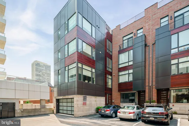 $1,850,000 | 142 South Front Street, Philadelphia, PA 19106