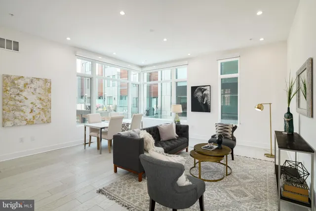 $1,850,000 | 142 South Front Street, Philadelphia, PA 19106