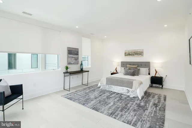 $1,850,000 | 142 South Front Street, Philadelphia, PA 19106