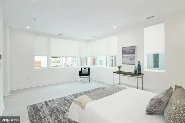 $1,850,000 | 142 South Front Street, Philadelphia, PA 19106