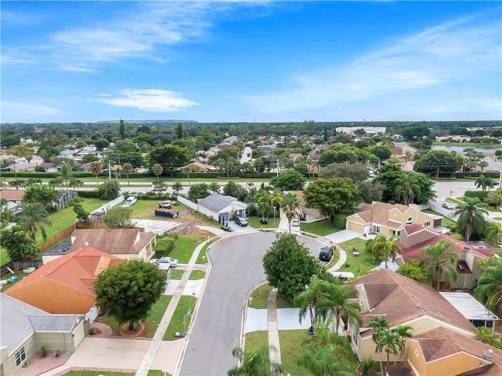 23205 Bentley Place Boca Raton, FL 33433 - Photo 8 of 33 Photo 8