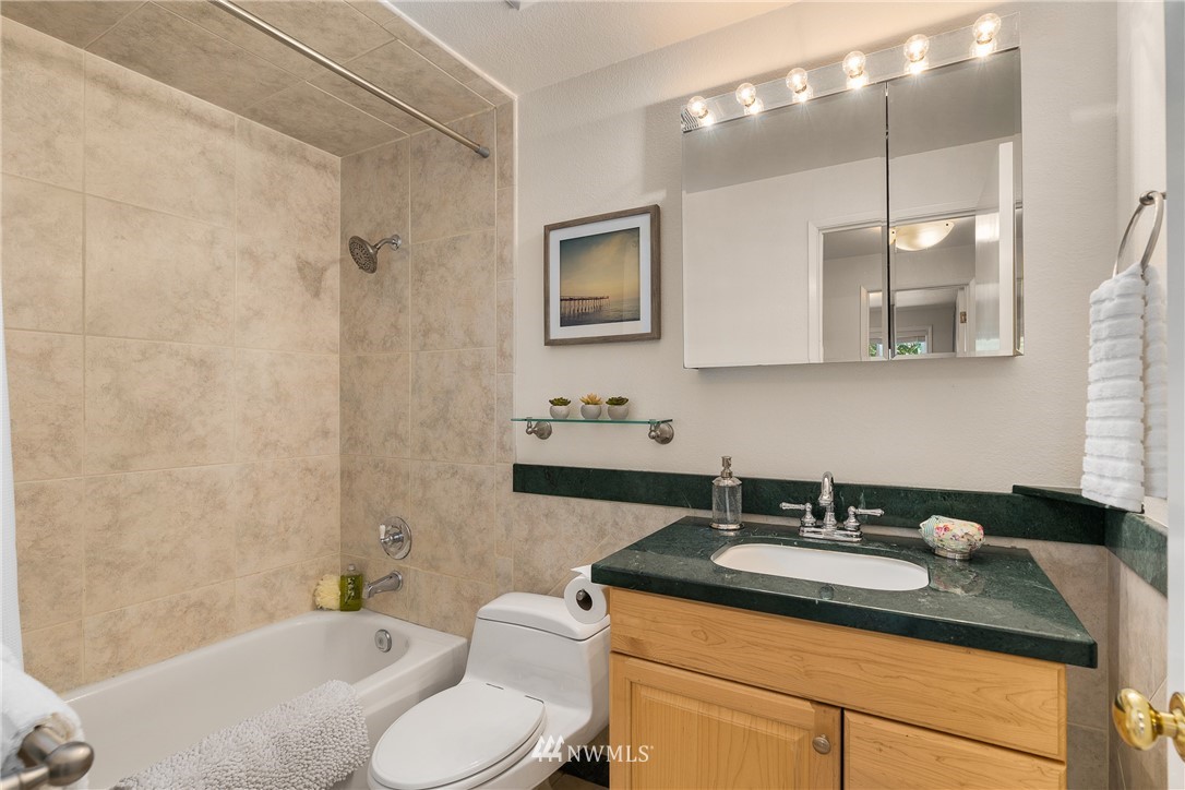 12207 Northeast 162nd Street Bothell, WA 98011 - Photo 12 of 27 Gallery Image 12