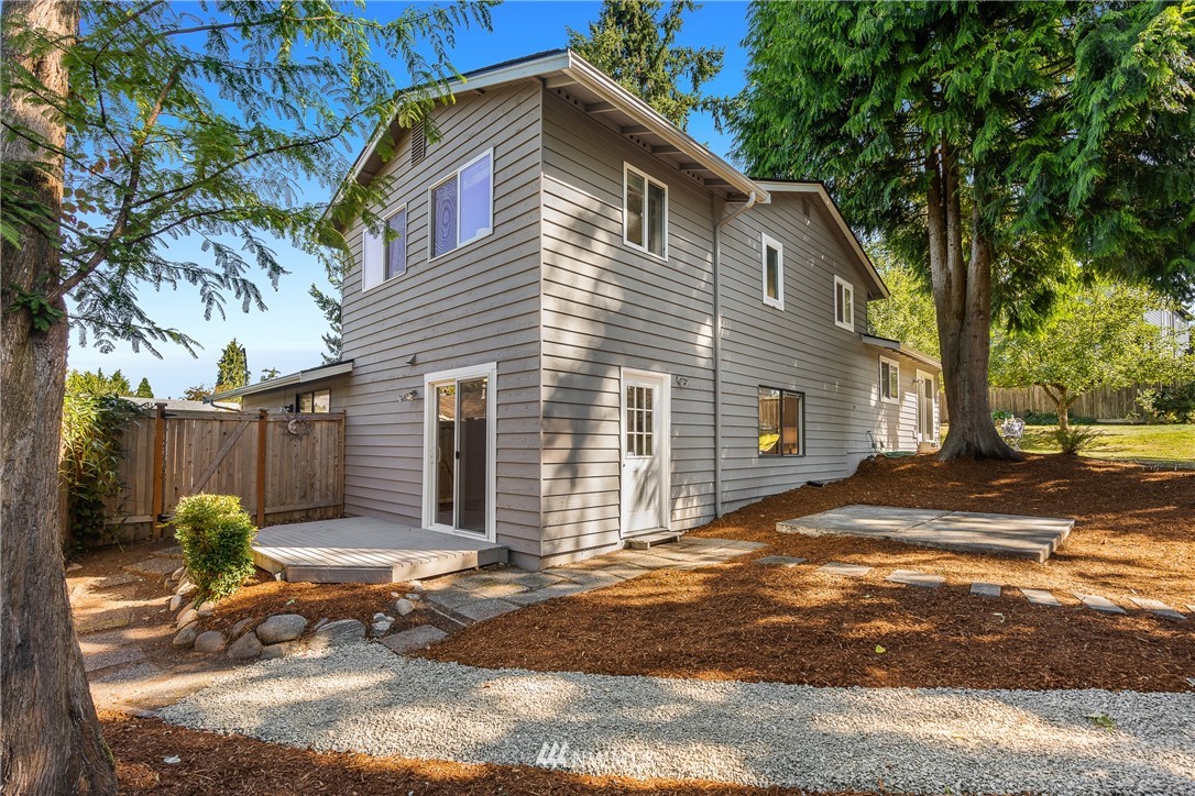 12207 Northeast 162nd Street Bothell, WA 98011 - Photo 26 of 27 Gallery Image 26