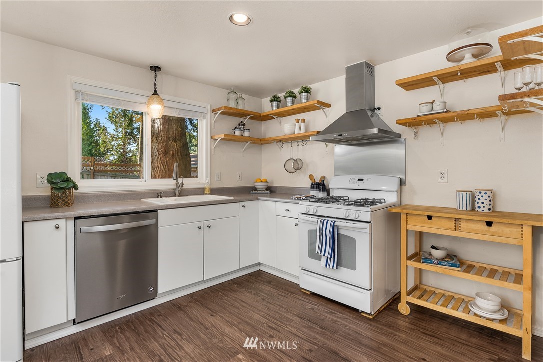 12207 Northeast 162nd Street Bothell, WA 98011 - Photo 9 of 27 Gallery Image 9