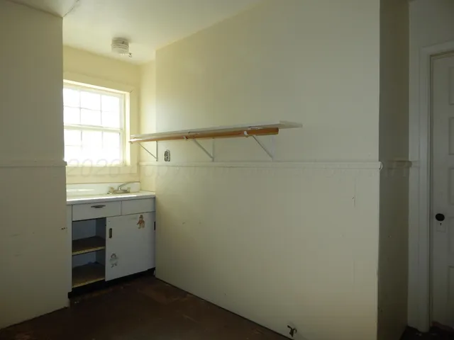 $80,000 | 1004 Childress Street, Wellington, TX 79095