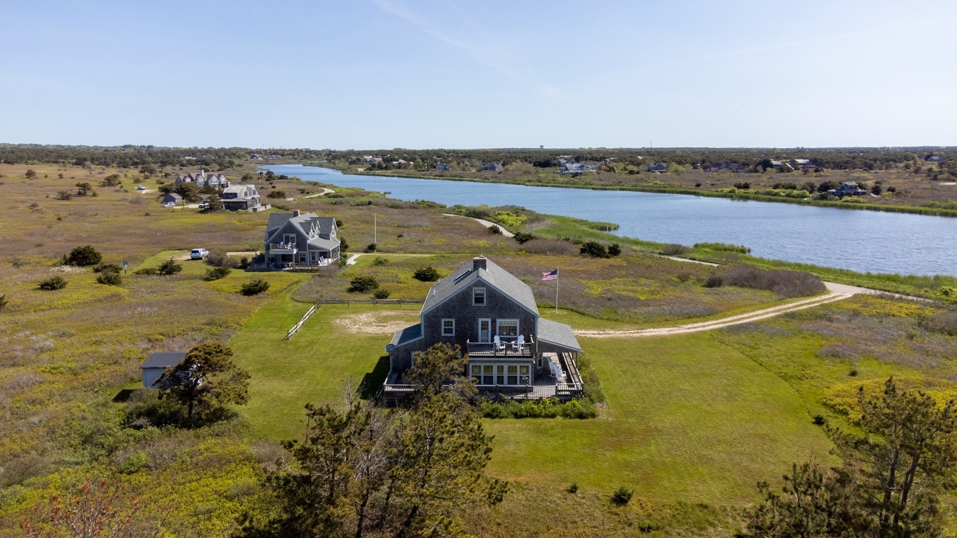 41 West Miacomet Road Nantucket, MA 02554 - Photo 2 of 23 a view of a city