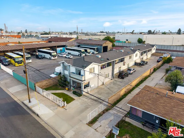 a picture of car parked