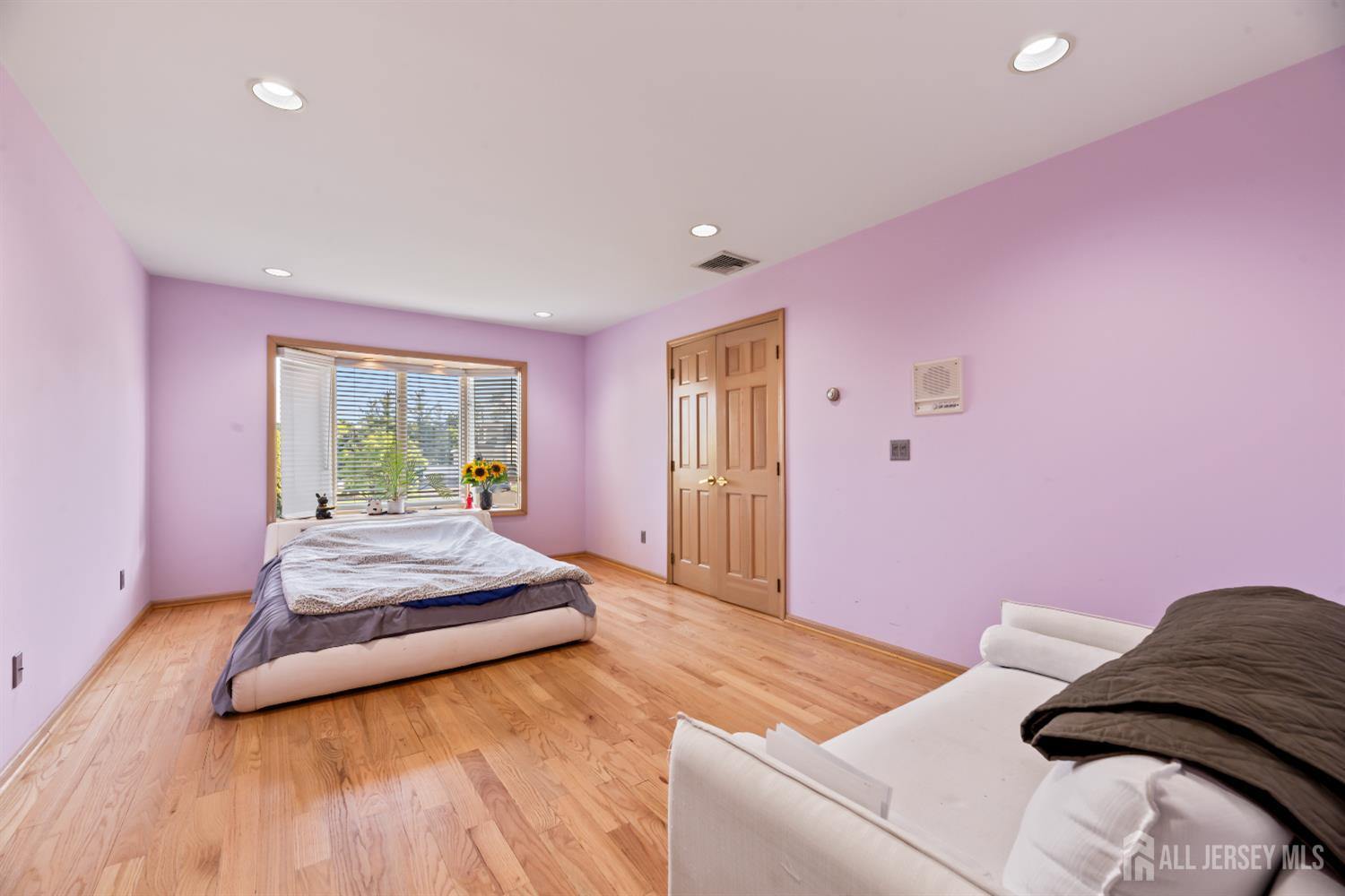 6 Allison Court Edison, NJ 08820 - Photo 23 of 53 a bedroom with a bed and a large window