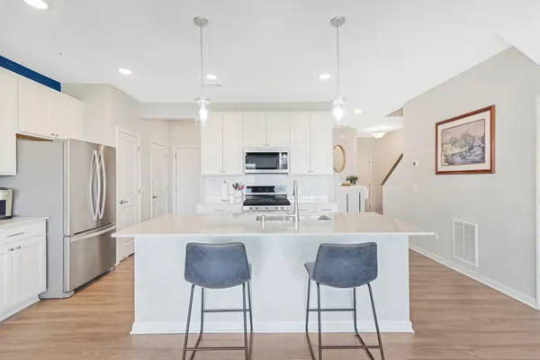 $406,900 | 9541 4th Street North, Lake Elmo, MN 55042