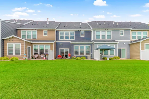 $393,500 | 9541 4th Street North, Lake Elmo, MN 55042