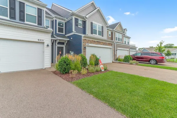 $406,900 | 9541 4th Street North, Lake Elmo, MN 55042