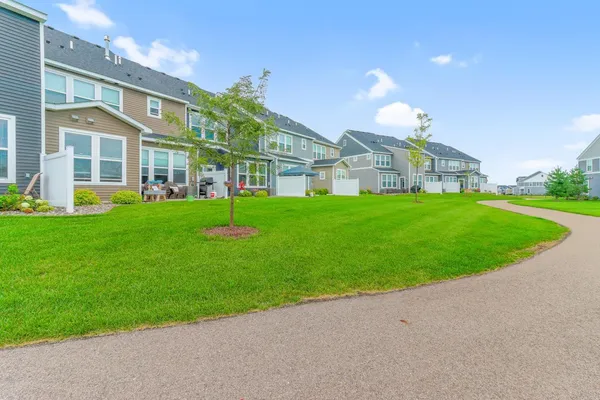 $406,900 | 9541 4th Street North, Lake Elmo, MN 55042