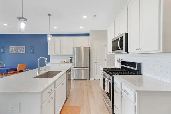 $406,900 | 9541 4th Street North, Lake Elmo, MN 55042