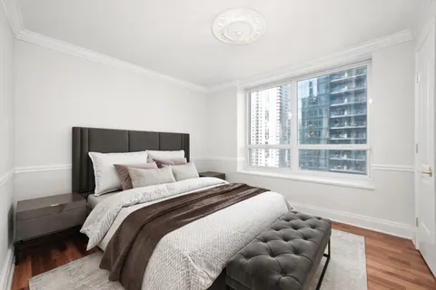 $800,000 | 420 East Waterside Drive, Unit 2110, Chicago, IL 60601