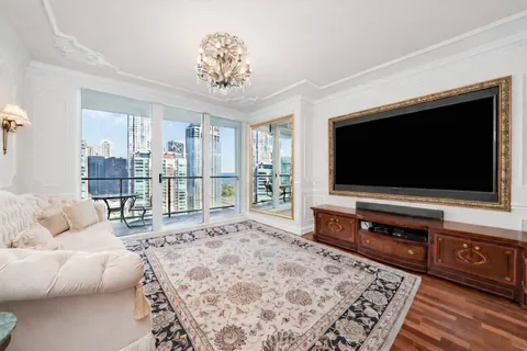 $800,000 | 420 East Waterside Drive, Unit 2110, Chicago, IL 60601