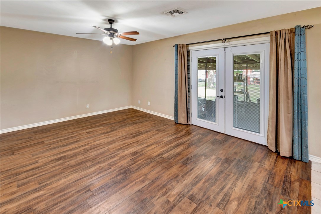 503 Angus Street Victoria, TX 77904 - Photo 13 of 42