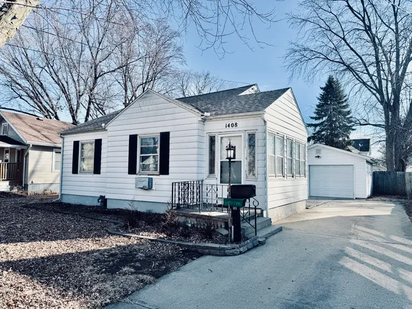 $65,000 | 1408 16th Avenue, Sterling, IL 61081