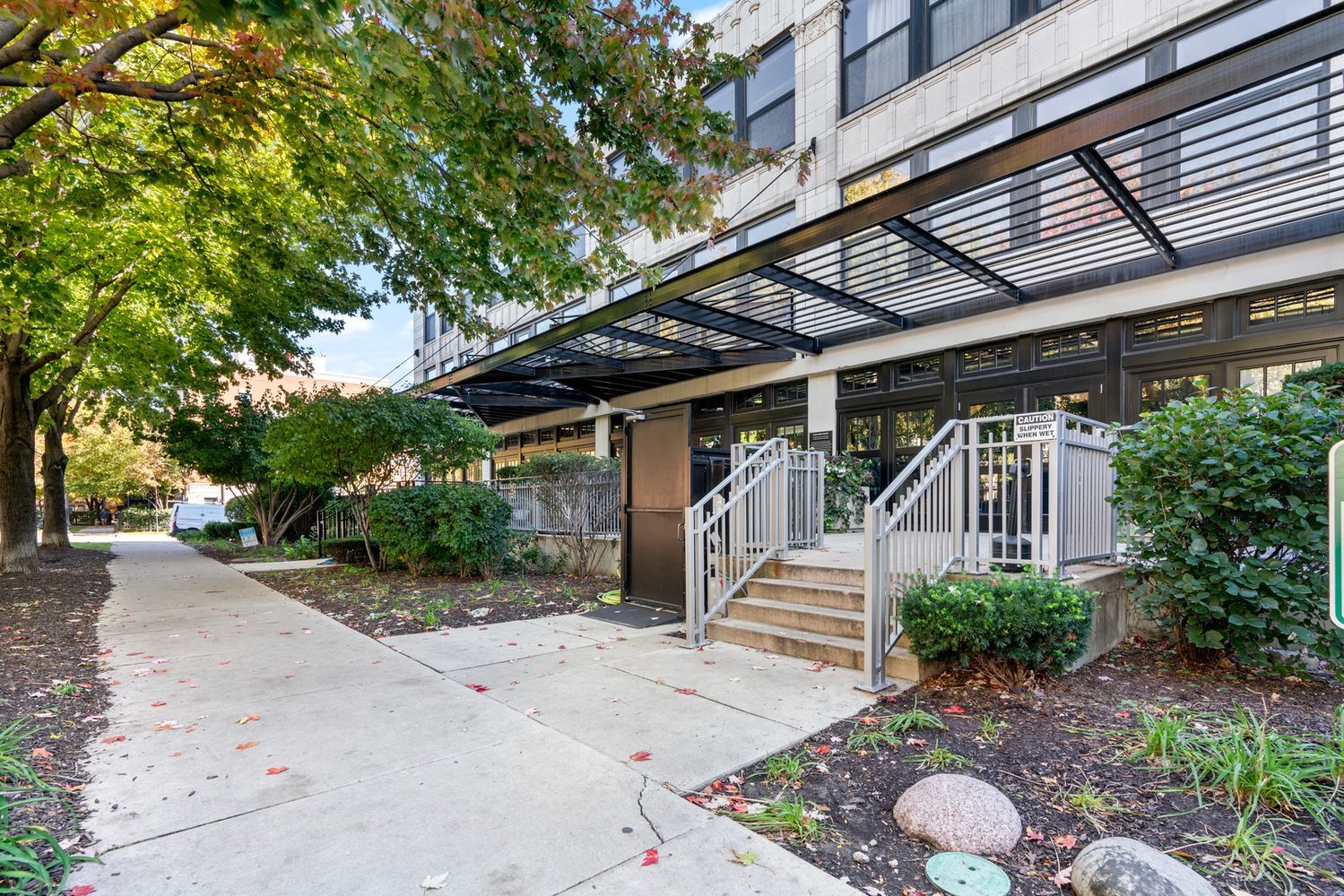 1001 West 15th Street, Unit 318 Chicago, IL 60608 - Photo 1 of 32