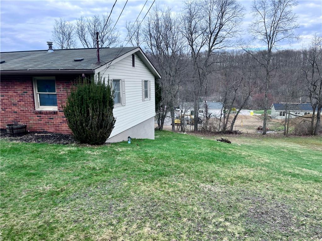 218 Locust Street Rural Valley, PA 16249 - Photo 4 of 40