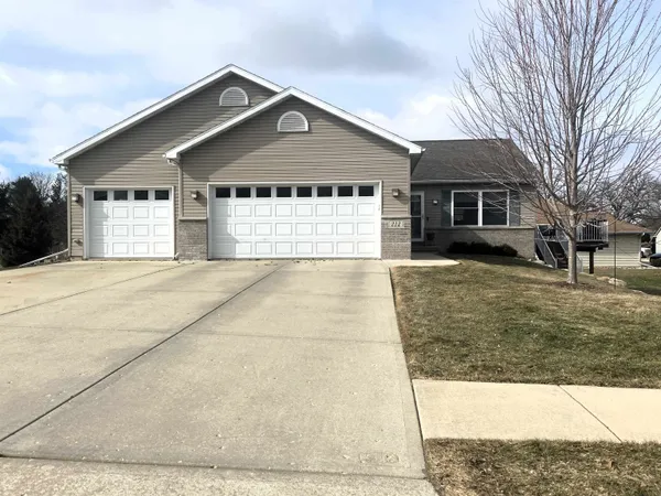 $485,000 | 212 Ridgeview Lane, Columbus, WI 53925
