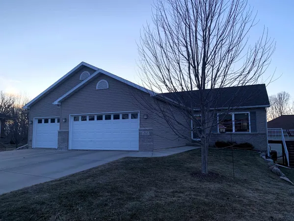 $485,000 | 212 Ridgeview Lane, Columbus, WI 53925