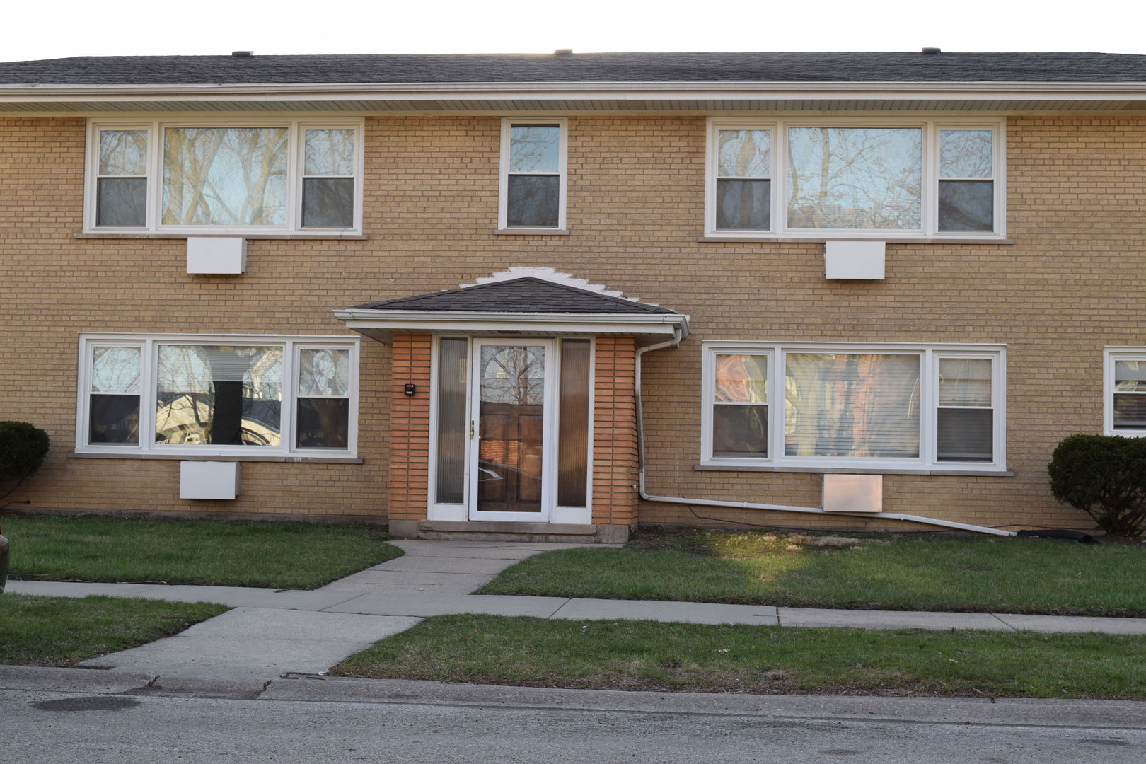 910 Elder Road Homewood, IL 60430 - Photo 1 of 8