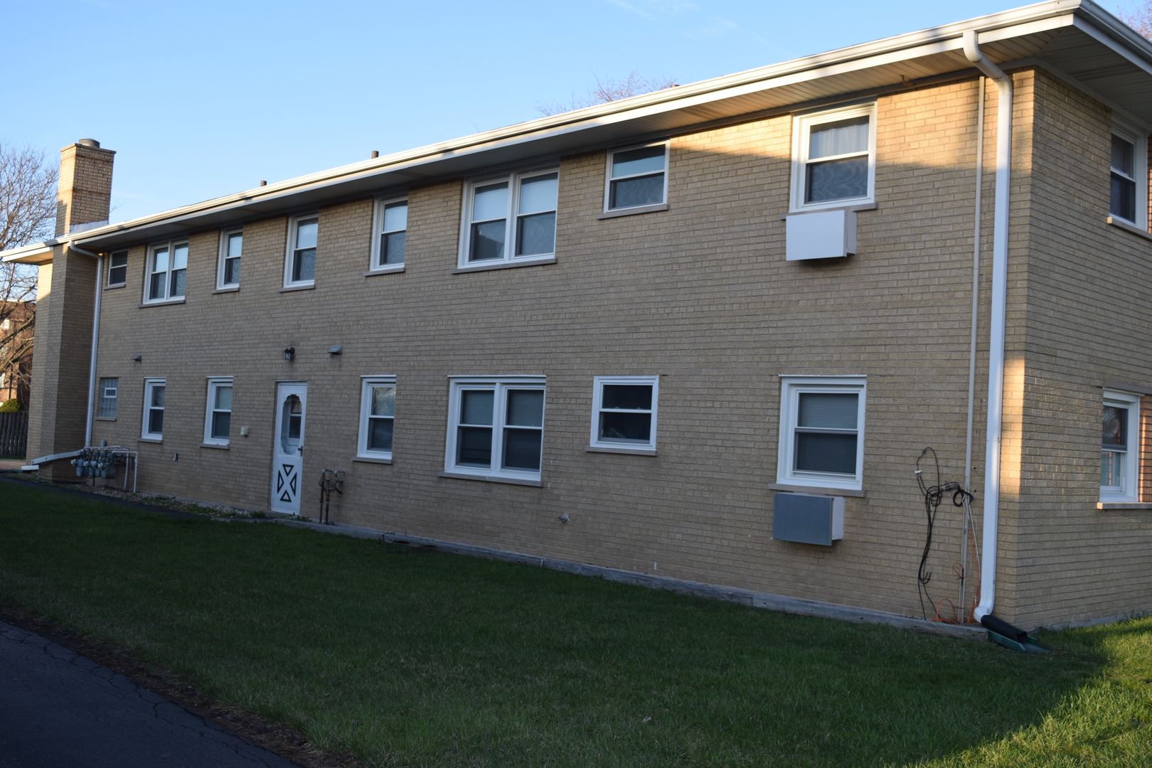 910 Elder Road Homewood, IL 60430 - Photo 2 of 8