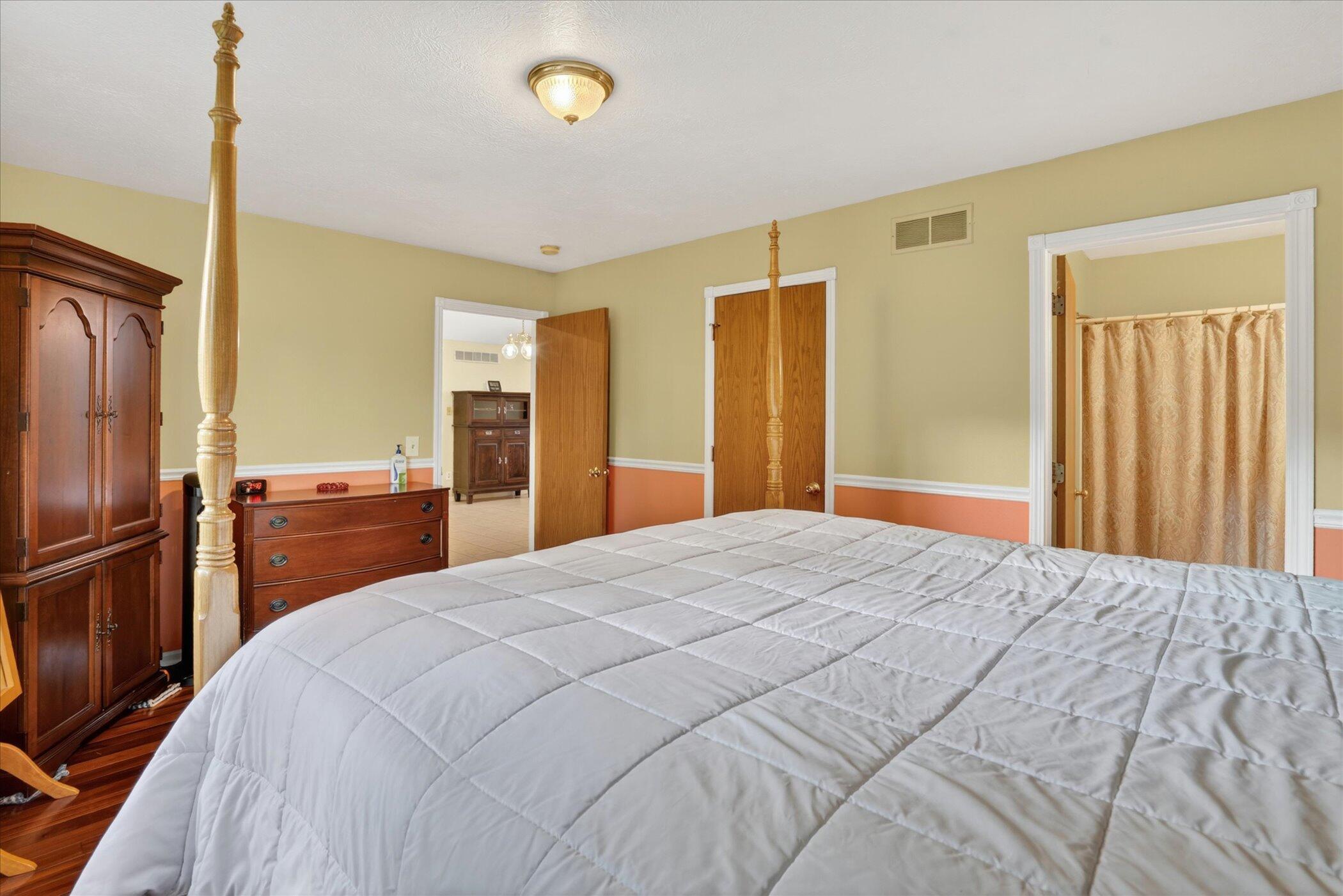 5569 South Corey Road Perry, MI 48872 - Photo 16 of 61 19-5569-S-Corey-Rd-Perry-MI-48872-Window