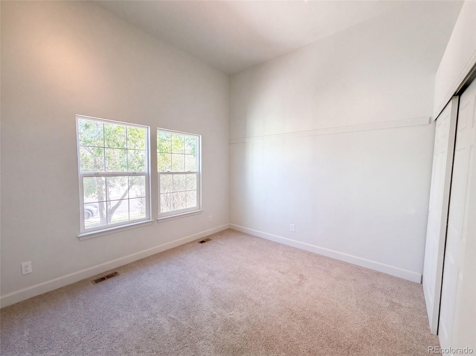 10009 Strathfield Lane Highlands Ranch, CO 80126 - Photo 6 of 25 Gallery Image 6