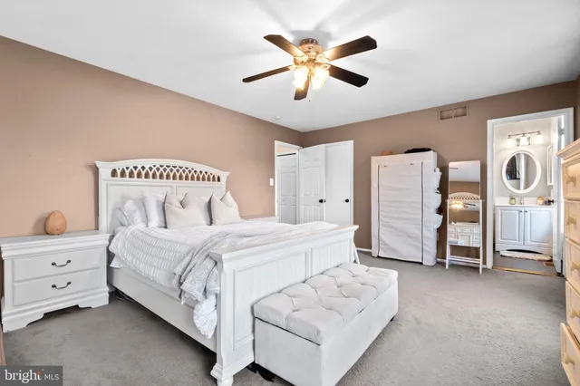 $399,900 | 210 Martins Way, Mount Laurel, NJ 08054