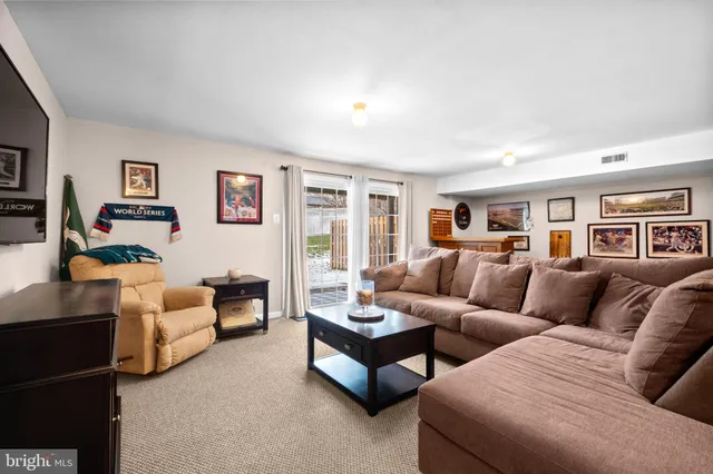 $399,900 | 210 Martins Way, Mount Laurel, NJ 08054