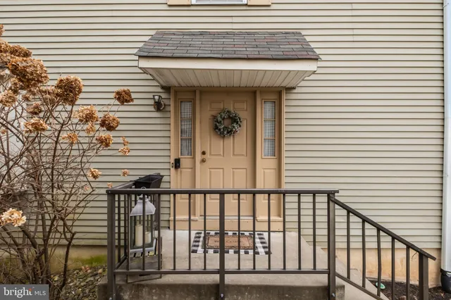 $399,900 | 210 Martins Way, Mount Laurel, NJ 08054