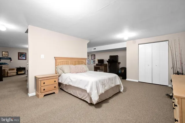 $399,900 | 210 Martins Way, Mount Laurel, NJ 08054